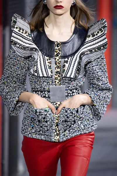 Look 5